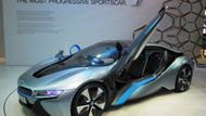 Koncept BMWi8 - Na druhou stranu je i lidem v Mnichově jasné, že emise se musí snižovat, proto benzinovému motoru pomohou elektrické a naopak.