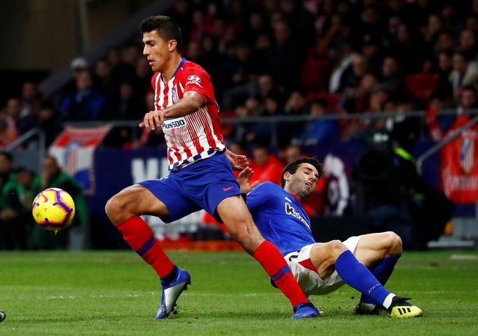 FILE PHOTO: Soccer Football - La Liga Santander - Atletico Madrid v Athletic Bilbao - Wanda Metropolitano, Madrid, Spain - November 10, 2018  Atletico Madrid's Rodri in a