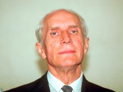 Vladimír Čermák na snímku z 15. července 1993, kdy byl jmenován soudcem Ústavního soudu.