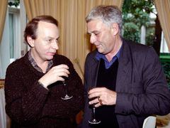 Michel Houellebecq a Philippe Sollers na archivním snímku z roku 1998.
