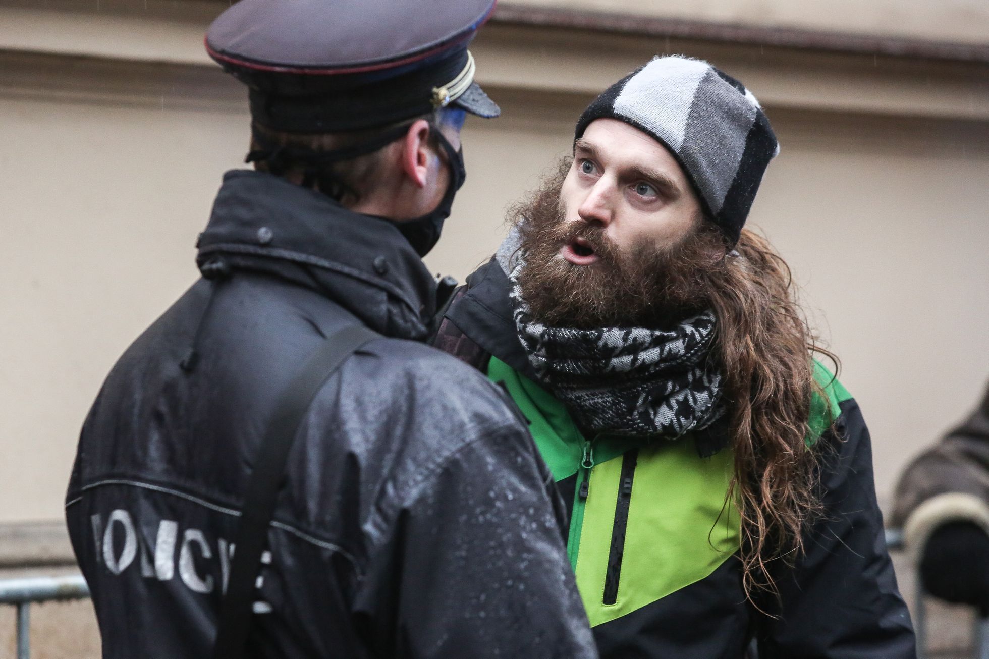 Protest / demonstrace proti vládním koronavirovým opatřením, blokáda Úřadu vlády, otevřené Česko