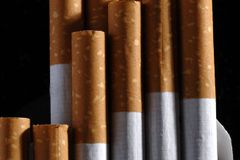 Nekuřák Klaus otevřel novou linku na výrobu cigaret