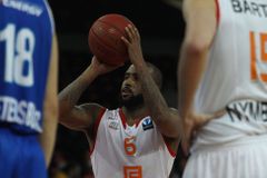 Nymburk vyhrál v basketbalové Lize mistrů důležitý duel s Ostende