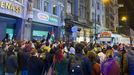 Propalestinští protestující zablokovali na Národní třídě dopravu. Nemohla projet auta ani hromadná doprava včetně tramvají.