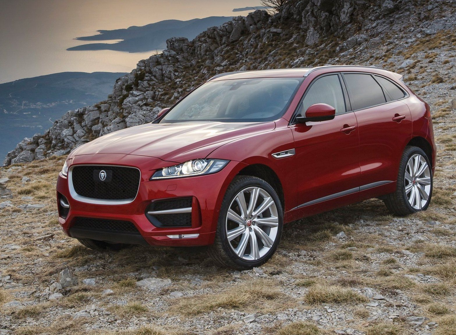 Jaguar F-Pace 2016