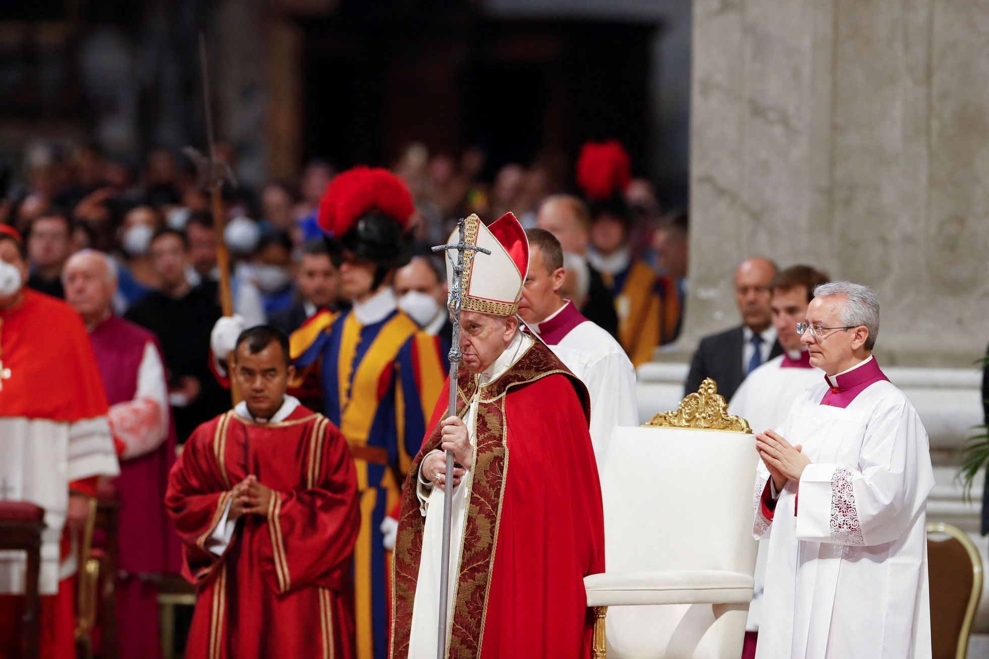 Papež František při bohoslužbě u příležitosti slavnosti Petra a Pavla.