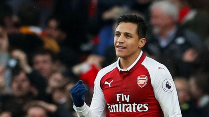 Alexis Sánchez slaví gól Arsenalu v utkání proti Tottenhamu.