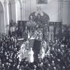 Česká pravoslavná církev. Svěcení chrámu sv. Cyrila a Metoděje v r. 1935. V červnu 1942 jej budou dobývat stovky německých vojáků.