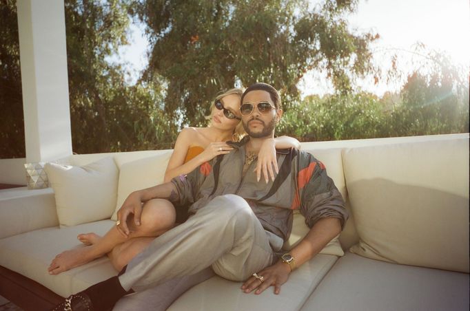 Lily-Rose Depp jako Jocelyn a The Weeknd v roli Tedrose.