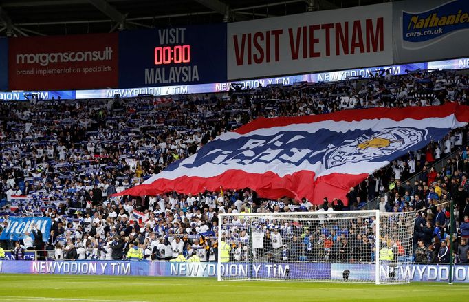 Leicester se loučí se zesnulým majitelem při zápase v Cardiffu