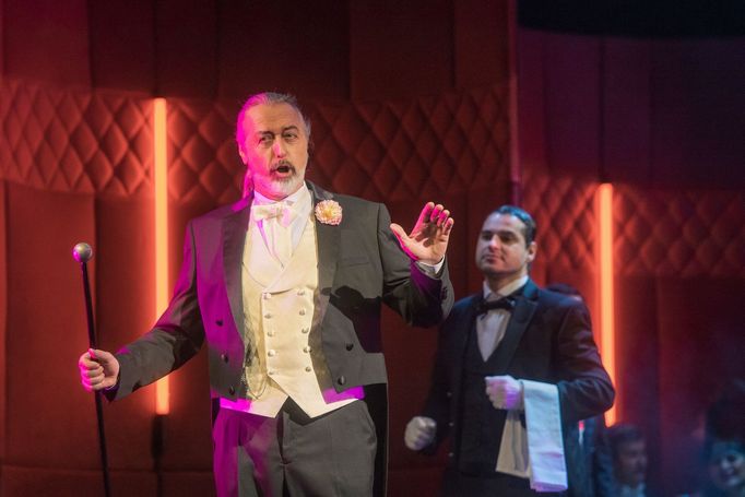 Oldřich Kříž jako Feri von Kerekes.