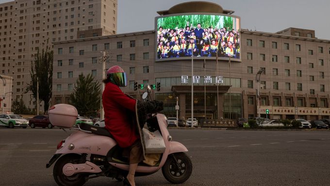 Sledovali nás na každém rohu. Západní novináři nafotili život v čínském Sin-ťiangu