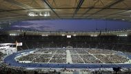 Nadšení vyvolal papež u účastníků večerní bohoslužby na Olympijském stadionu.