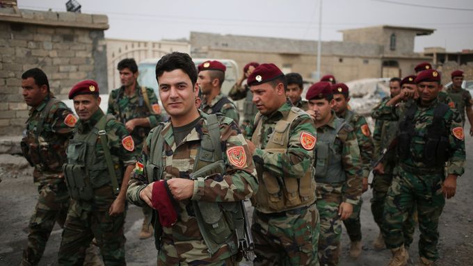 Kurdští bojovníci, tzv. pešmergové.