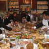 Večeře po západu slunce v období ramadánu se v arabštině řekne iftar.