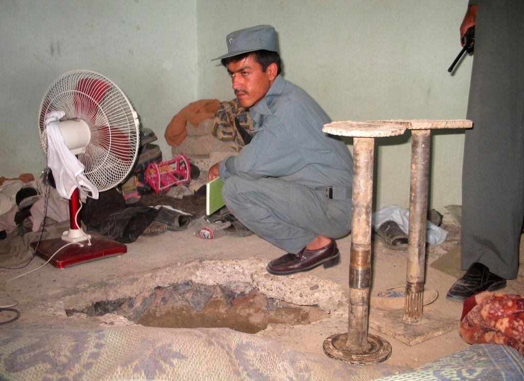 Afghánistán - tunel ve věznici Sarposa