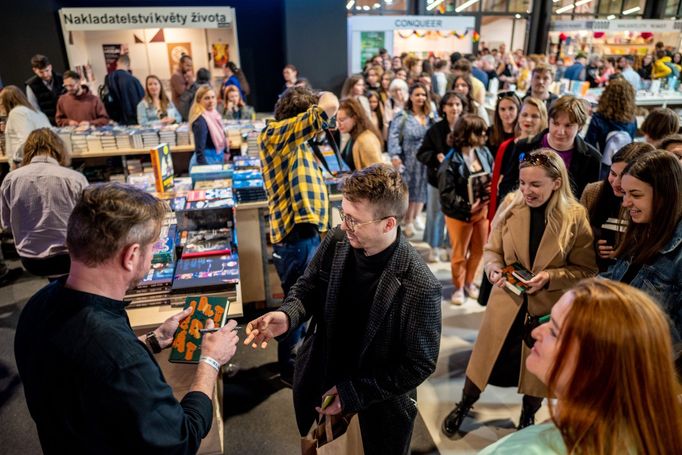 Fronat na podpis Serhije Žadana.