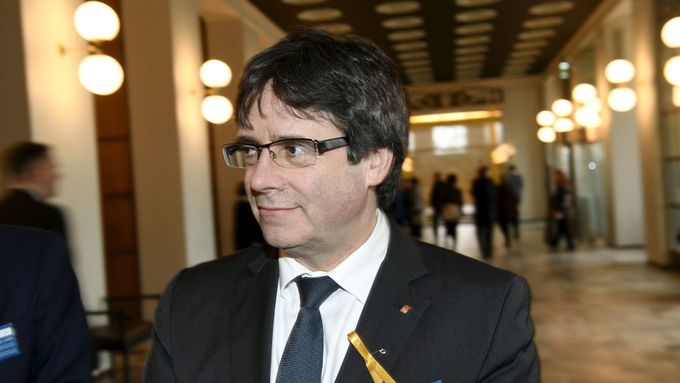 Carles Puigdemont byl v Německu zadržen koncem března, když se autem vracel z Finska do Belgie, kde do té doby žil v exilu.