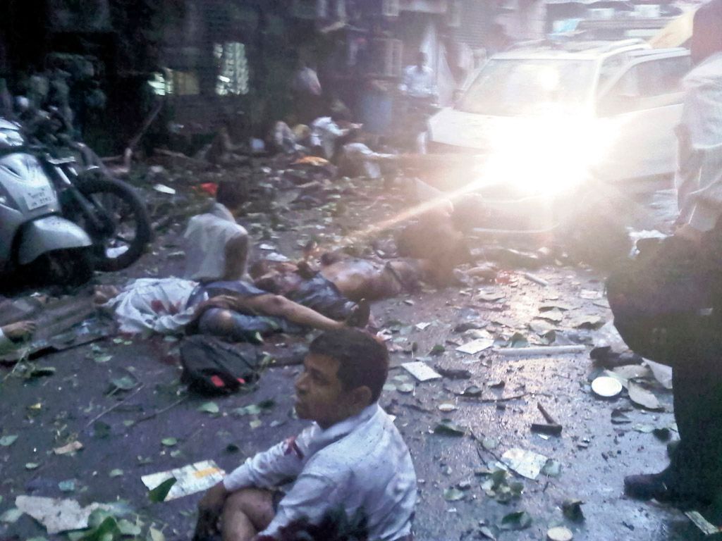 Nový útok do srdce Indie, Bombají otřásly tři výbuchy