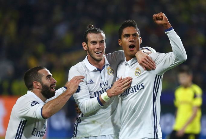 Karim Benzema, Gareth Bale a Raphael Varane