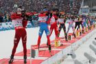 Biatlonisté na olympijské trati třetí, ženy ztratily vedení