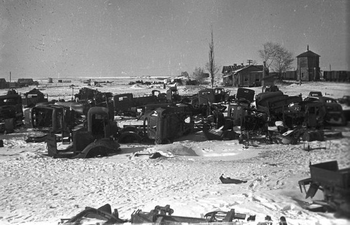 German military equipment seized by Soviet forces The 1941-1945 Great Patriotic War against Nazi Germany. German military equipment seized by Soviet forces during the July 17, 1942 -- February 2, 1943 Battle of Stalingrad, now Volgograd. Reproduction of photo.