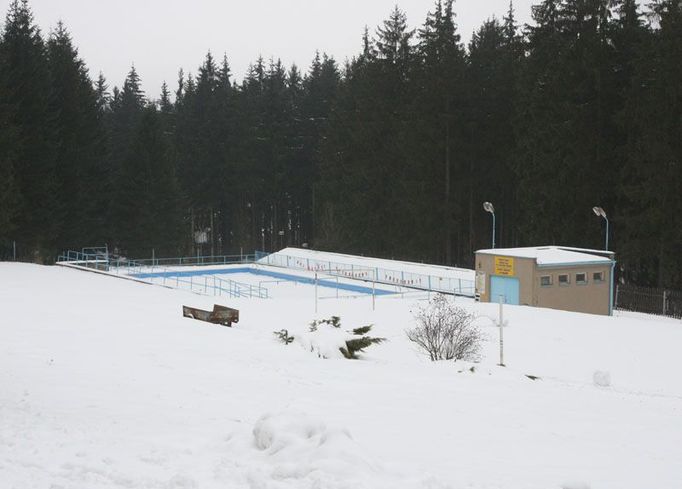 Koupaliště, v táboře nebyla pitná voda, v zimě 42-43 propukla tyfová epidemie