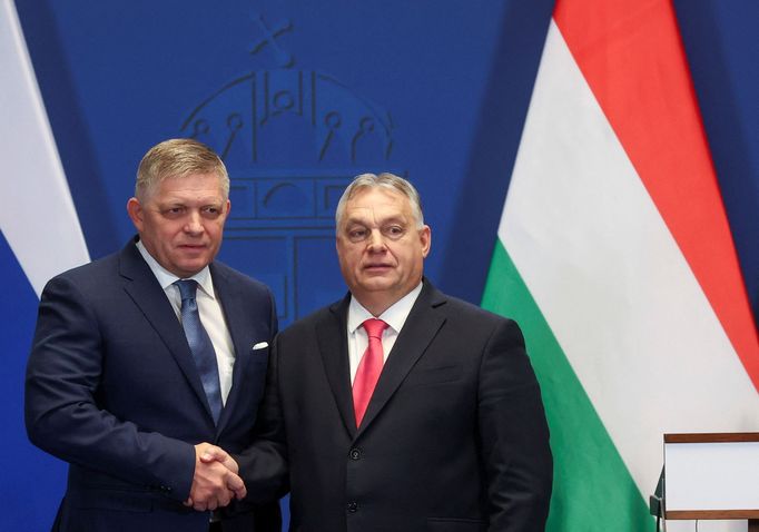 Slovenský premiér Robert Fico a jeho maďarský protějšek Viktor Orbán na společné tiskové konferenci 16. ledna v Budapešti.