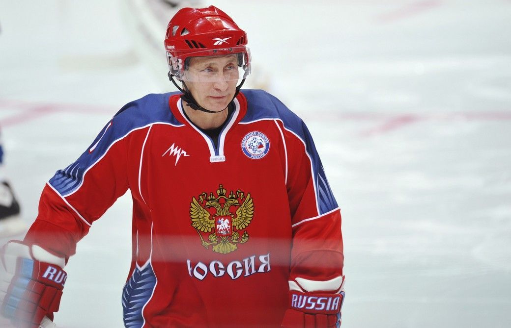 Vladimir Putin hrál hokej se sovětskými i ruskými legendami