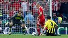 Fotbal, Liga mistrů, Bayern - Dortmund: Arjen Robben (v červeném) dává gól na 2:1