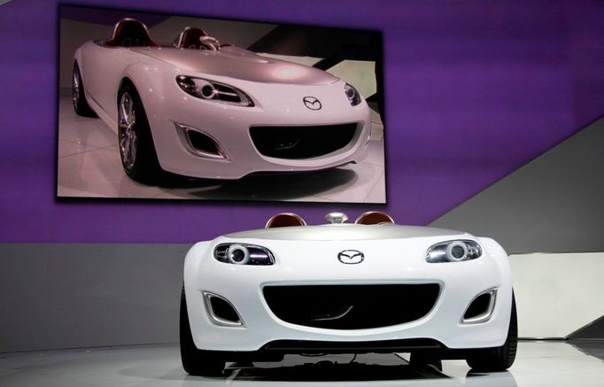 Mazda přivezla nový model MX-5 Superlight Version.