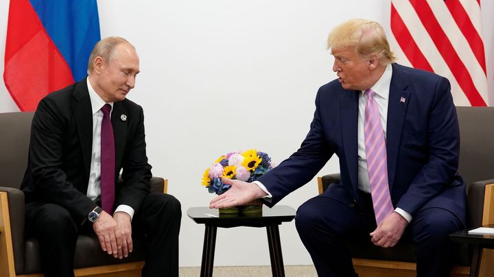 Jak se vypořádat s Trumpem? A co Rusko a Čína? Tichá hra o zahraniční politiku Česka