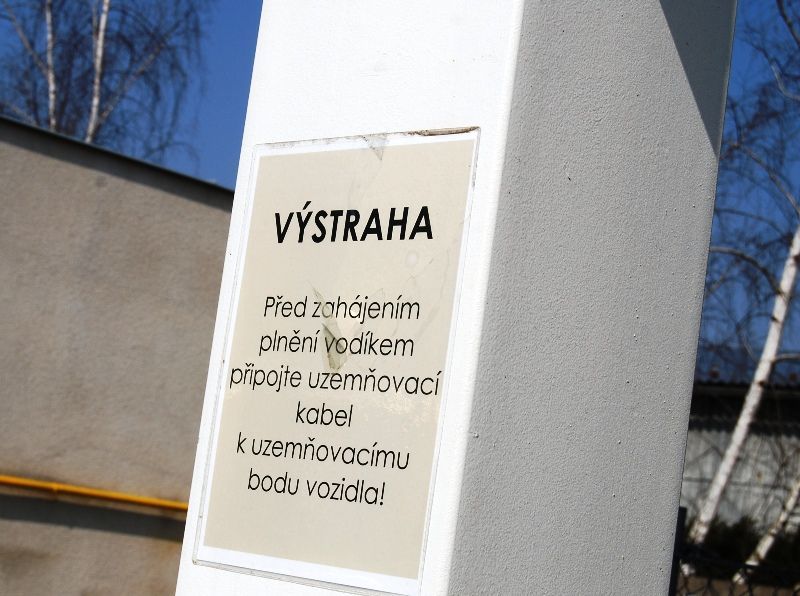 Tankování vodíku v Neratovicích