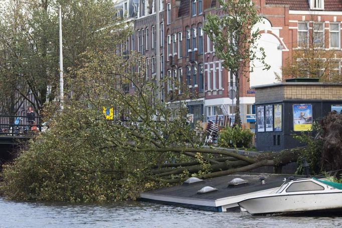 Poničený Amsterodam.