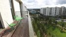 A balcony overlooks Victory Park in the Olympic Village built for the London 2012 Olympic Games in Stratford, east London on June 29, 2012. The village will accomodate up to 16,000 athletes and officials from more than 200 nations. REUTERS/Olivia Harris (BRITAIN - Tags: SPORT OLYMPICS BUSINESS CONSTRUCTION CITYSPACE) Published: Čer. 30, 2012, 12:19 odp.