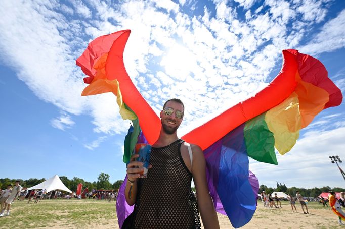 Snímek ze sobotního duhového průvodu festivalu Prague Pride.