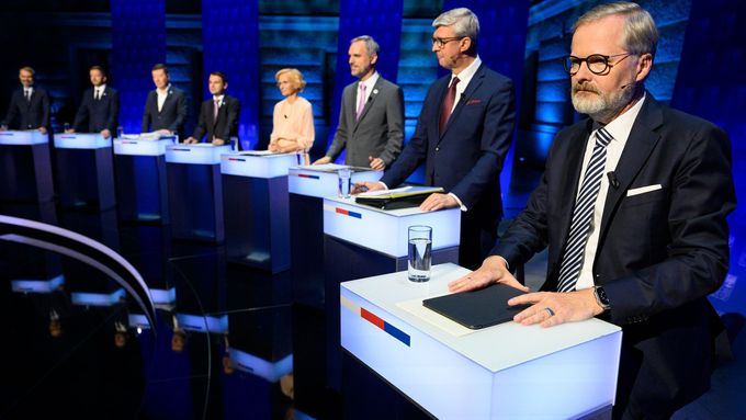 Předvolební Superdebata České televize, 28. září 2025, Národní muzeum, Praha.