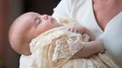 Arcibiskup z Canterbury pokřtil prince Louise, třetí dítě prince Williama a Kate.