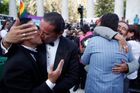 Egypt na tři roky uvěznil osm mužů za údajnou svatbu gayů