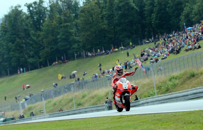 Motocyklový jezdec Nicky Hayden ze Spojených států na GP České republiky v Brně 2011.