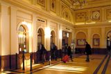 Stavba nádraží Opava-východ si navenek zachovala svůj původní ráz poklidných časů konce 19. století. V původním duchu pak byly zrestaurovány i unikátní nástropní malby nádražní haly.