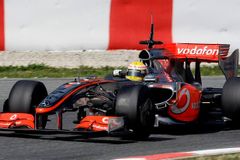 Hamilton ovládl trénink v Bahrajnu. Zklamal Red Bull