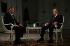 Ruský prezident Vladimir Putin během rozhovoru s americkým novinářem Tuckerem Carlsonem