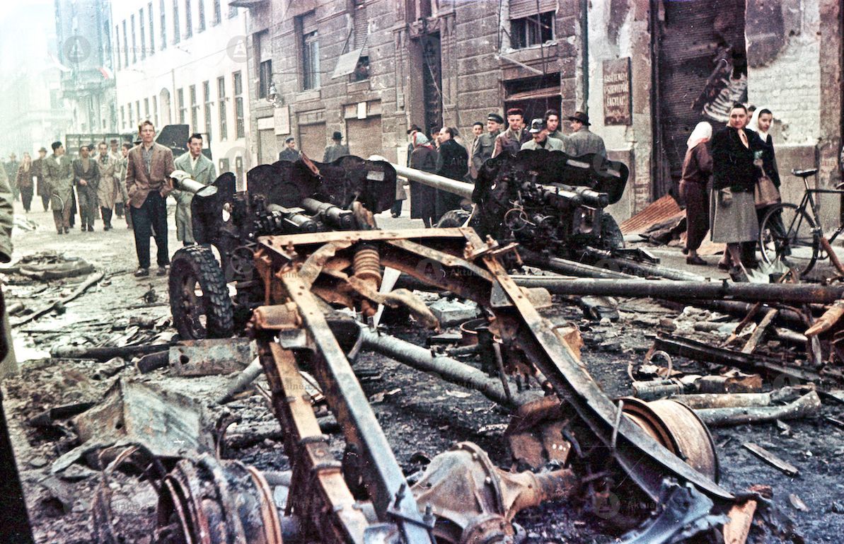 Jednorázové užití / Fotogalerie / Povstání v Maďarsku 1956 / Barva / Estost