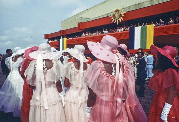 Snímek z ceremonie související s korunovací samozvaného císaře Středoafrické republiky Jeana-Bédela Bokassiho v Banqui. Snímek z 4. prosince roku 1977.