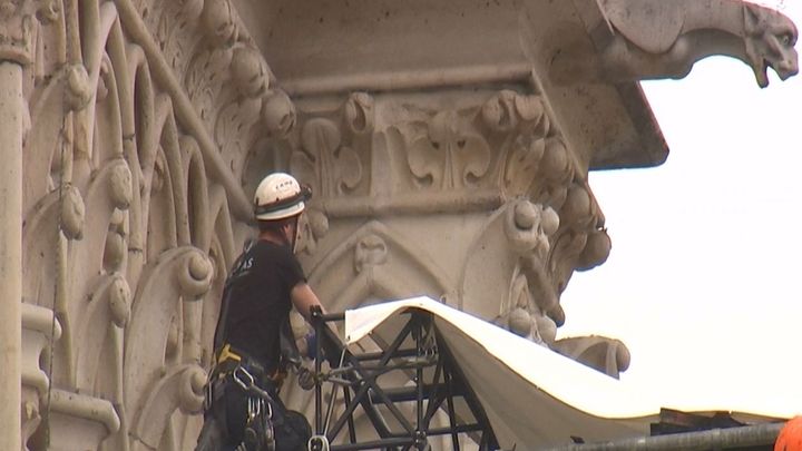 Experti vyzvali Macrona, aby neuspěchal obnovu Notre-Dame. Mezi nimi i Čech Foletti