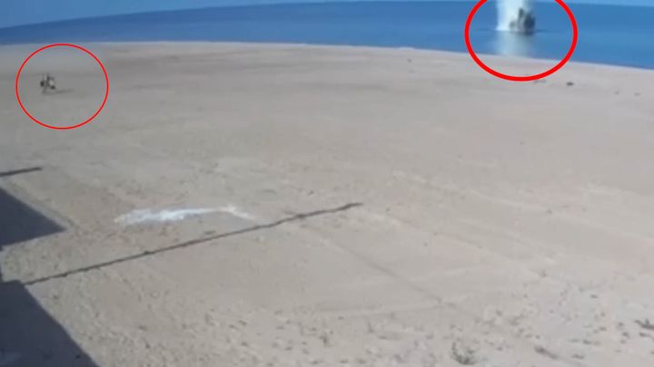Mina tu nedávno utrhla muži hlavu. Nové video z Oděsy ukazuje bezmocné policisty; Zdroj foto: Aktuálně.cz/Policie Oděsa