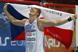 Petr Svoboda při své nejslavnější chvíli, vítězství na halovém mistrovství Evropy v Paříži (2011).