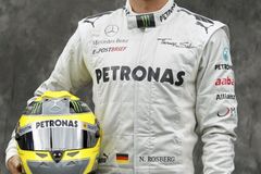 Rosberg v Bahrajnu srazil ptáka. Explodoval mu na helmě