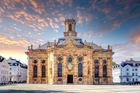 Mezi další významné historické památky Saarbrückenu patří barokní Ludwigskirche, česky Ludwigův kostel. Kostel se slavnostně otevřel 25. srpna 1775. Během druhé světové války utrpěl těžké poškození, ale brzy po ní prošel rekonstrukcí, která mu vrátila původní podobu.